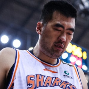39岁张兆旭近况：转型当教练，2米2依旧强壮，娶1米5娇妻很幸福|杨翰森|上海男篮|篮板|杨瀚森|姚明_新浪体育_新浪新闻
